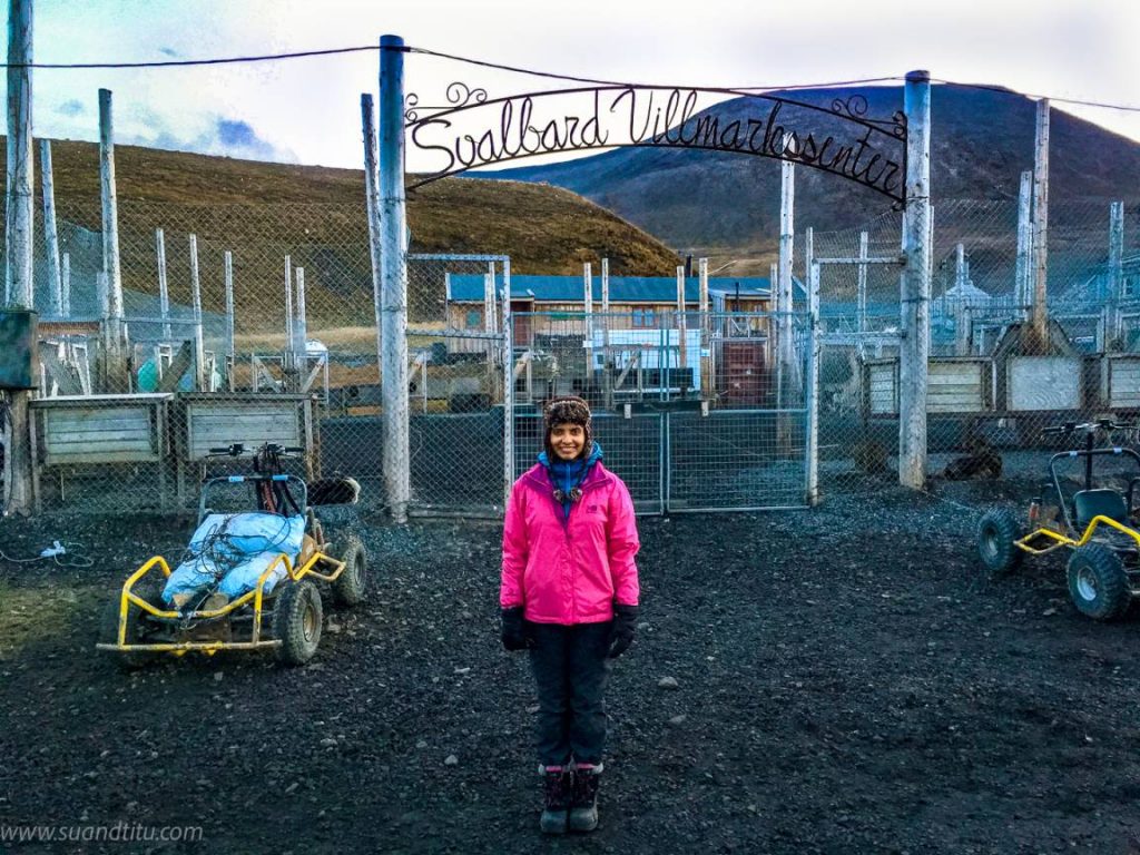 Living in a dog yard at Svalbard Villmarkssenter